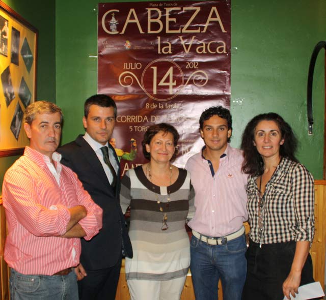 Rafael Castro, Pepa Vázquez y Rosa Fabián, parte de la corporación municipal.