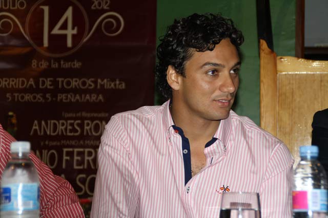 Alfonso Oliva Soto presente en el acto.