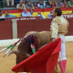 Pase del desdén de Julio Parejo al último. (FOTO: Gallardo)