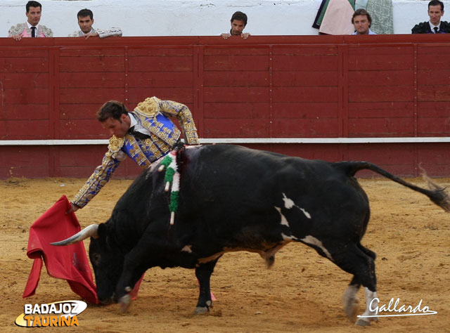 Todo lo quería por bajo y sometido...