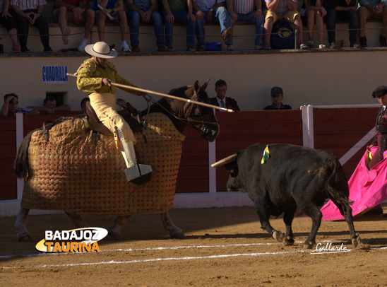 Guillermo Marín que picó al toro del doctorado.