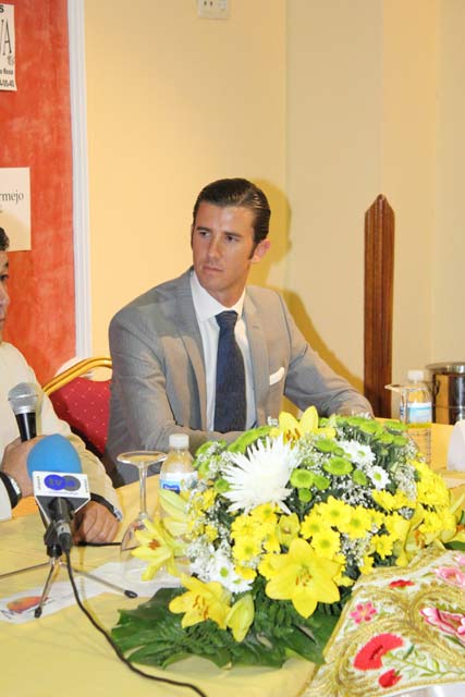 Israel Lancho durante la presentación y coloquio.