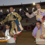 Antonio Ferrera y Diego Ramos saliendo a hombros. (FOTO:Gallardo)