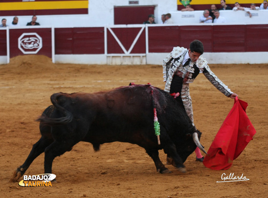 Talavante al natural. (FOTO: Gallardo)