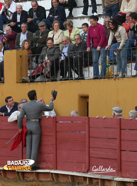 Juan Carrasco, 'El Bache' brindando a la familia.