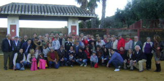Los socios de la P.T. 'Luis Reina' en Los Guateles.