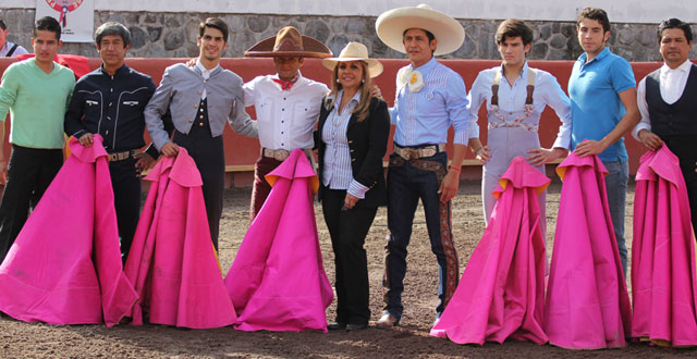 Antonio Ferrera, José Garrido y 'El Fini' en la presentación del cartel. (FOTO:Emilio Méndez-suertematador.com)