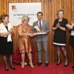 Antonio recibiendo el galardón. (FOTO: Pakopi)