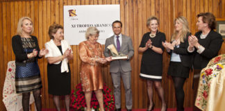 Antonio recibiendo el galardón. (FOTO: Pakopi)