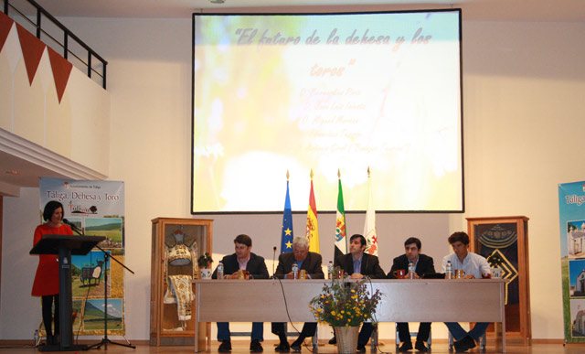 Presentación de la mesa 'El futuro de la dehesa y los toros'.