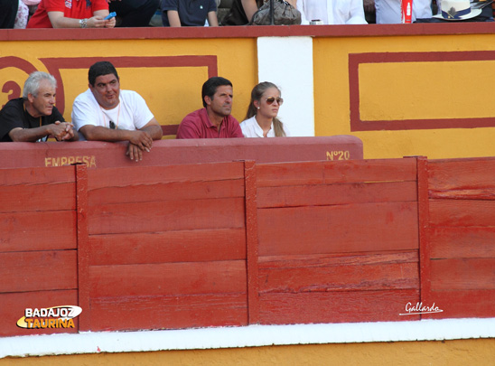 Curro Carrillo, mayoral de Espartales, junto a su hija.