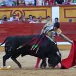 Soberbio derechazo de Tomás Campos. (FOTO: Gallardo)