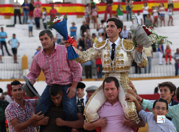 Bolsico y el mayoral de Torregrande, a hombros