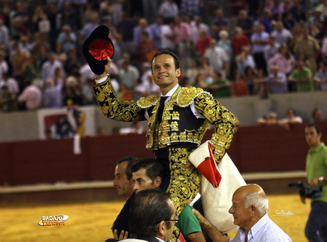 Antonio Ferrera en hombros.