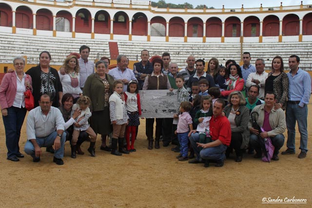 Todos querían estar cerca del veterano mayoral