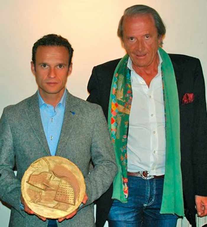 Antonio Ferrera con Jean-Louis Personne, presidente del Club Taurino de Milán.