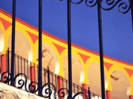Detalle de la plaza de toros de Olivenza.