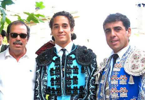 'Moliki' junto a Posada de Maravillas y Fernando González en agosto de 2012