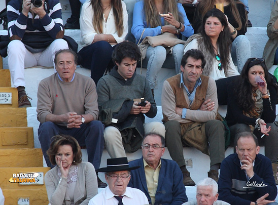 Ayer juntos en el paseíllo, hoy en el tendido.