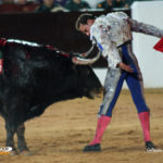 Ferrera jugándose la cornada que luego se cobraría el astado. (FOTO: Gallardo)