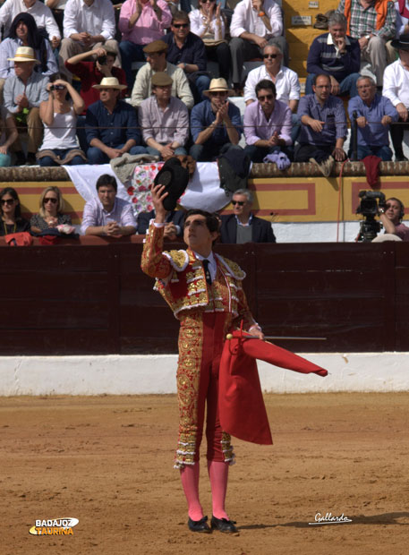 Terrón brindando a su tío Luis, que está en el cielo