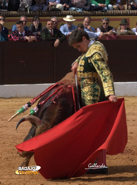 Ginés Marín, elegante y encajado. (FOTO:Gallardo)