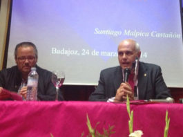 Santiago Malpica durante su exposición. (FOTO: Antonio J. Pérez)