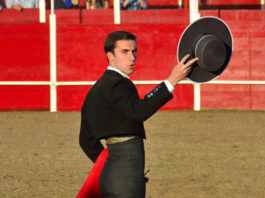 Fernando Flores, brindando. (FOTO: Marina Flores)
