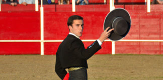 Fernando Flores, brindando. (FOTO: Marina Flores)
