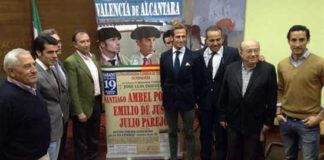 Acto de prsentación del cartel, con la presencia de los toreros pacenses Ambel Posada y Julio Parejo. (FOTO: Europa Press)