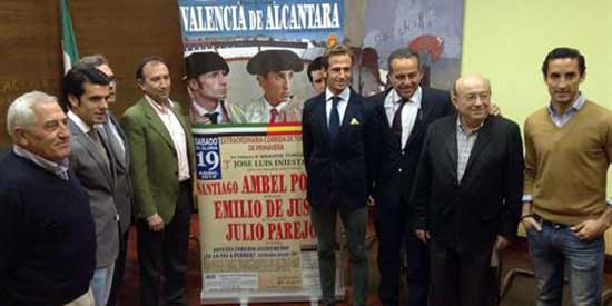 Acto de prsentación del cartel, con la presencia de los toreros pacenses Ambel Posada y Julio Parejo. (FOTO: Europa Press)