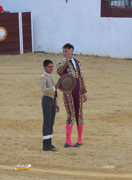 Silva y los novillos de Cayetano Muñoz, protagonistas de un festejo histórico. (FOTO:Gallardo) 