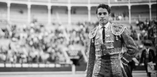 Posada de Maravillas abandonando la plaza de Las Ventas. (FOTO: Juan Pelegrín)