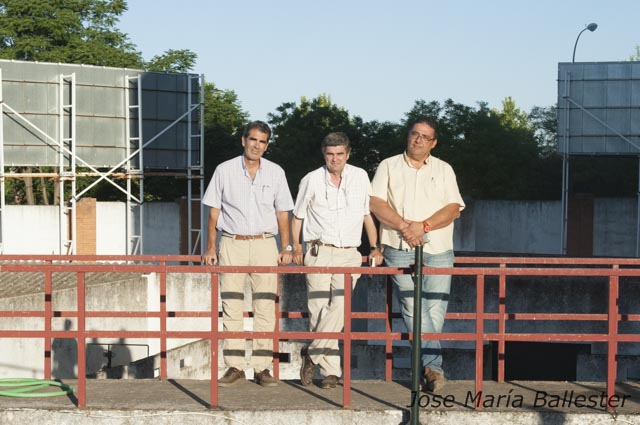 Los veterinarios de la plaza de toros de Badajoz