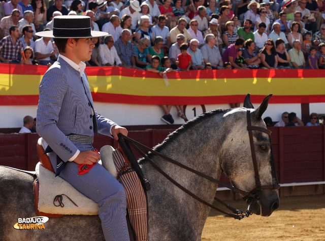 Ignacio Ballesteros con la llave de toriles