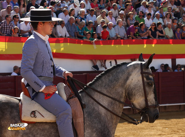 Ignacio Ballesteros con la llave de toriles