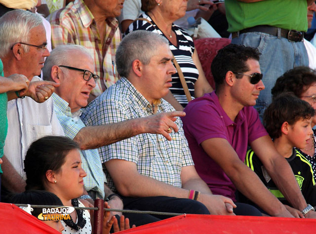 El gran aficionado José María Pérez y su hijo Jose Mari.