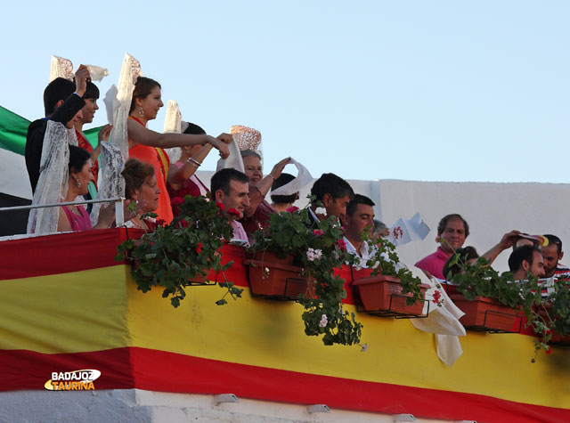 El exceso de pañuelos del palco. (FOTO: Gallardo)