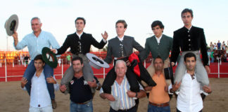 A. Palomo, F. Flores, T. Angulo, L.M. Terrón y Cuqui, a hombros en Aceuchal (FOTO: Alfonso Plano)