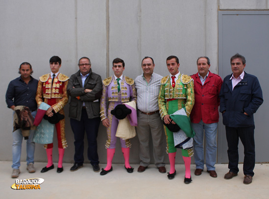 La terna con la plana mayor del Patronato de Tauromaquia de Badajoz