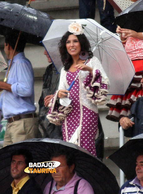 Con lo mona que yo venía y ha tenido que llover...