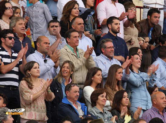 Las familias Angulo&González apoyando a su torero