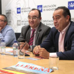 Fernando Masedo, Valentín Cortés y Joaquín Domínguez en la Diputación de Badajoz. (FOTO: Santiago Rodríguez)
