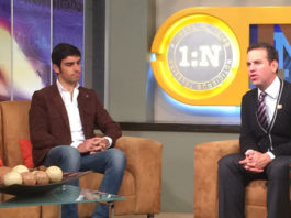 Momento de la entrevista a Miguel Ángel Perera en la televisión azteca.