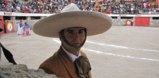 El novillero jerezano Jaime Martínez ataviado al estilo charro (FOTO: CEDIDA)