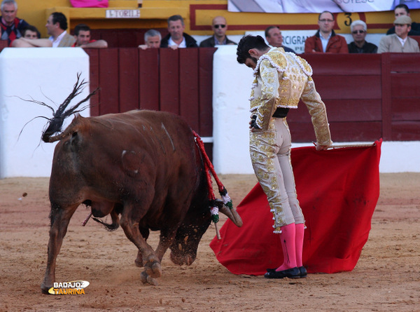 Alejandro Talavante bordó el toreo fundamental desde la improvisación del ingenio (FOTO: Gallardo)