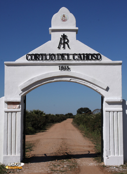 Entrada a la ganadería