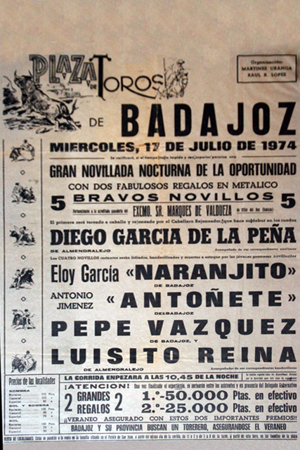 Cartel de su presentación en público en la plaza de toros de Badajoz