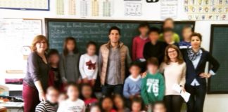 David Bolsico en su encuentro con los alumnos del Colegio de Higuera la Real