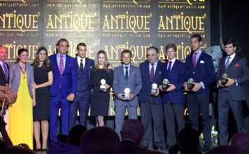 Antonio Ferrera y José Garrido junto al resto de premiados